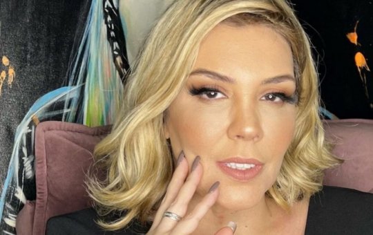 Em tratamento conta um câncer no intestino, Simony desabafa: “Em busca de cura”