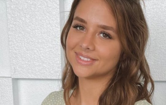 'Arroto excessivo' faz jovem descobrir câncer em estágio avançado