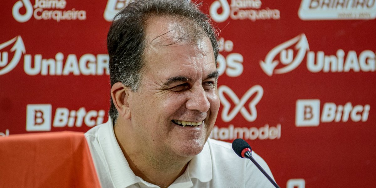 Fábio Mota fala sobre futuros projetos para o Barradão em entrevista coletiva