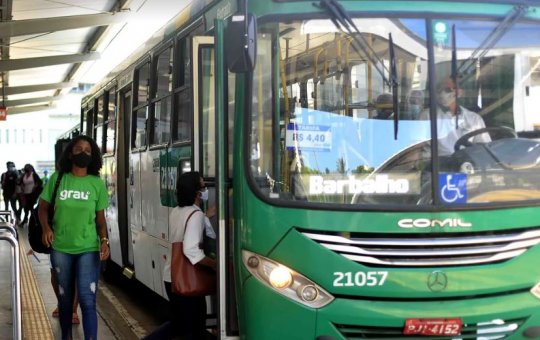 Ônibus de Salvador só sairão das garagens a partir das 8h nesta quinta-feira