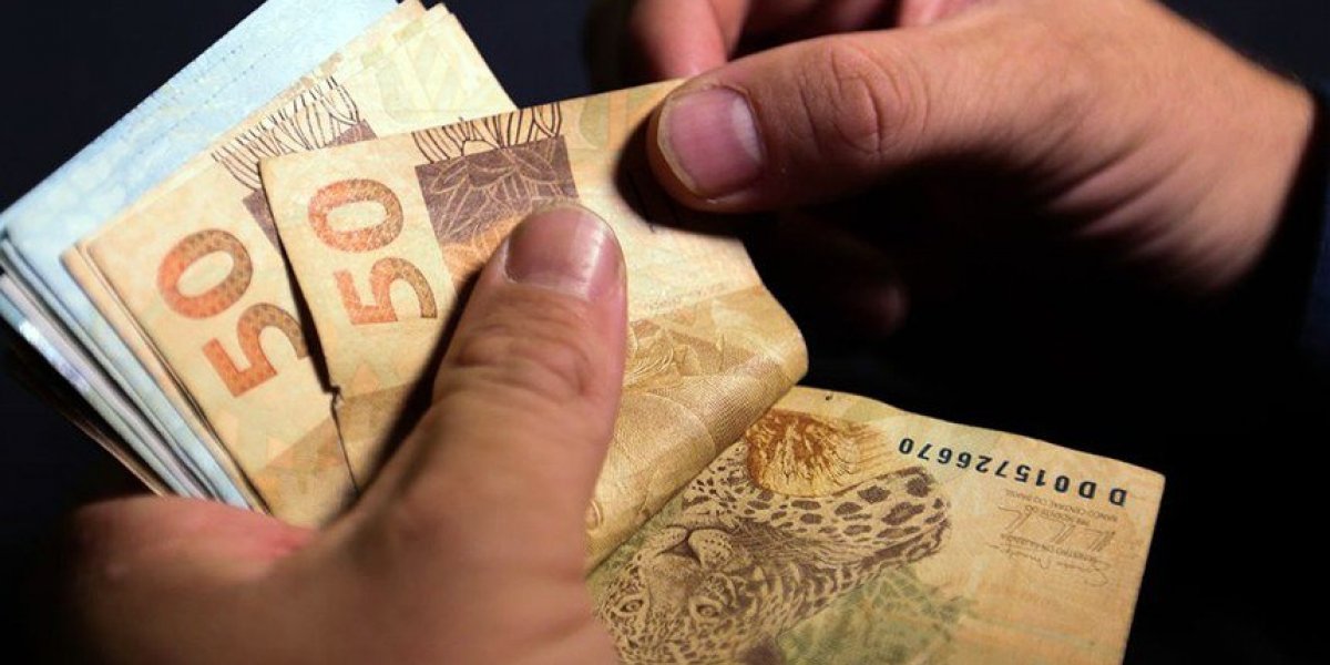 "Muito pouco": Soteropolitanos criticam valor do novo salário mínimo