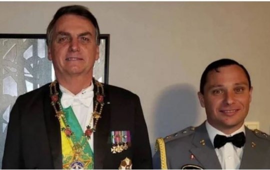 Fiel a Bolsonaro, Cid avisa que não irá incriminá-lo na fraude das vacinas