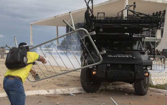 Moraes manda soltar mais 40 presos nos atos golpistas