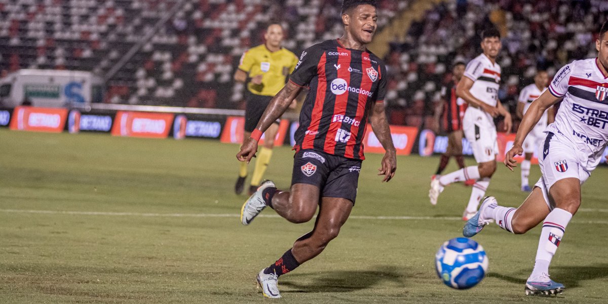 Embalado, Vitória vence a quarta consecutiva e reassume liderança da Série B