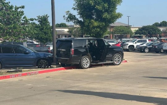 Atirador mata oito pessoas em shopping nos EUA; supeito foi morto por policial