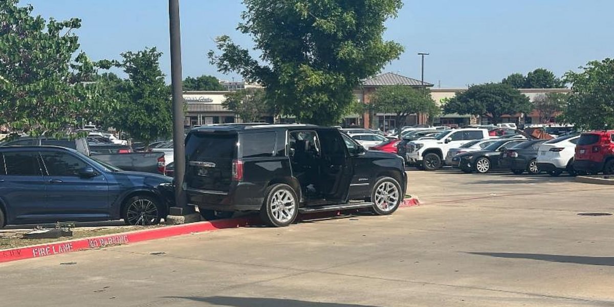 Atirador mata oito pessoas em shopping nos EUA; supeito foi morto por policial