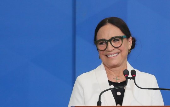 Regina Duarte é advertida pelo Instagram após usar fala distorcida de Lula