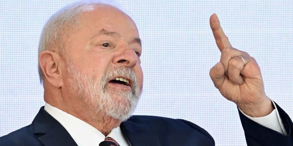 Lula critica preços de carros no Brasil: “Que pobre pode comprar por R$ 90 mil?”