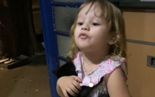 "Mini Nazaré Tedesco" viraliza nas redes sociais; assista