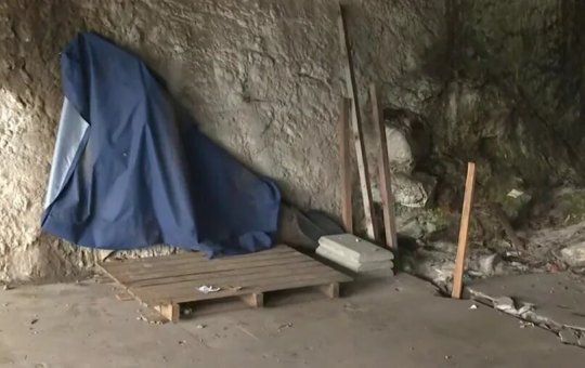 Ambulante tem 20 cadeiras e quatro sombreiros furtados na praia da Preguiça