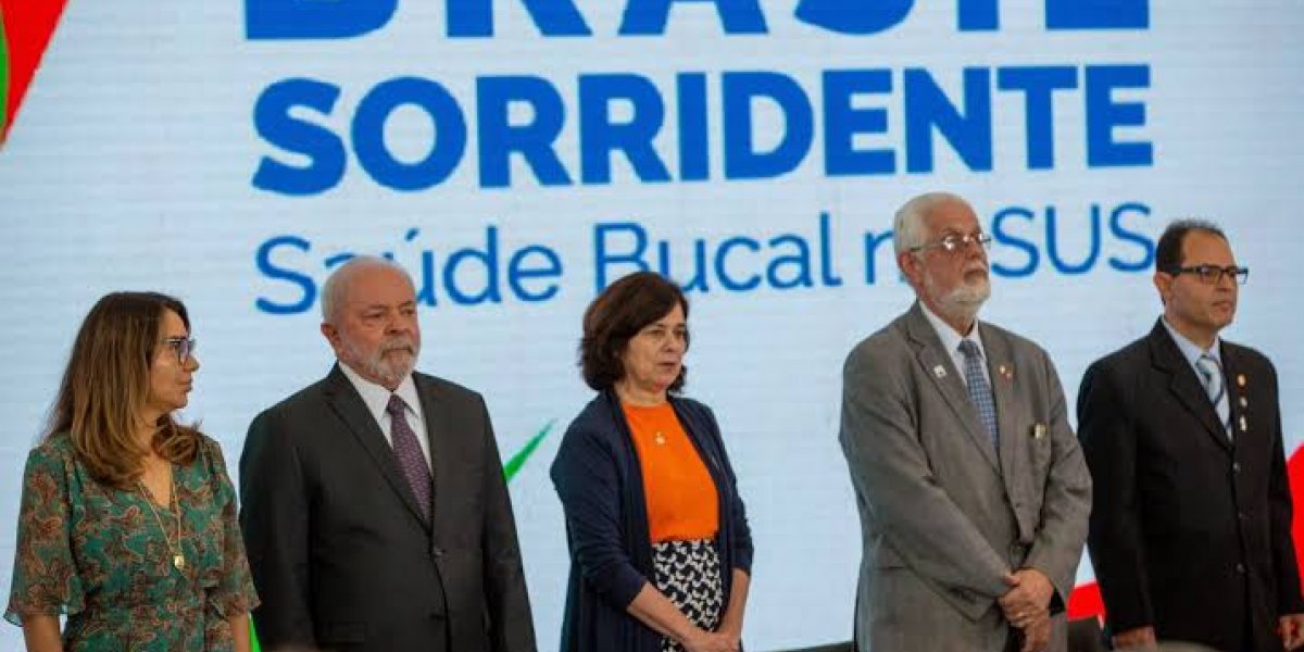 Lula sanciona lei que incorpora programa de saúde bucal ao SUS