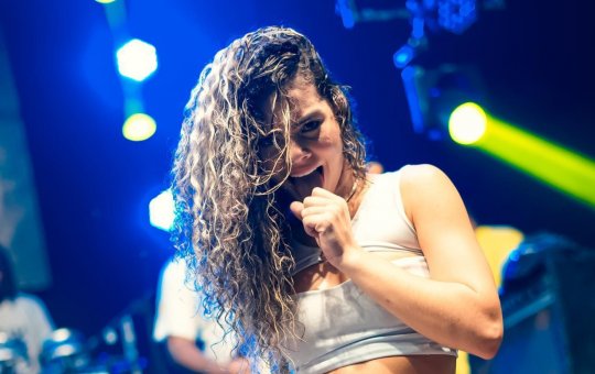 Polêmica! Dançarina deixa a banda Oh Polêmico e desabafa