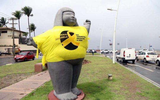 “Gordinhas de Ondina” vestem a camisa do Maio Amarelo
