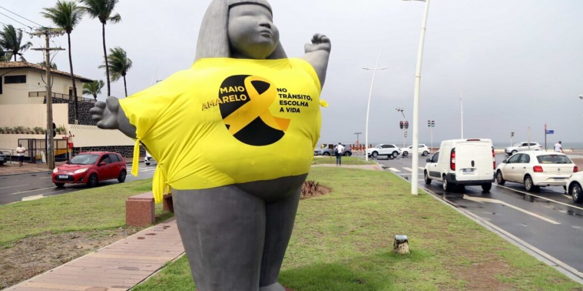 “Gordinhas de Ondina” vestem a camisa do Maio Amarelo