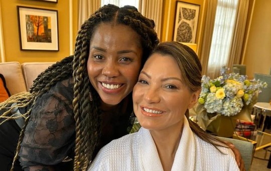 Maquiagem de Janja na coroação do rei Charles III foi assinada por baiana