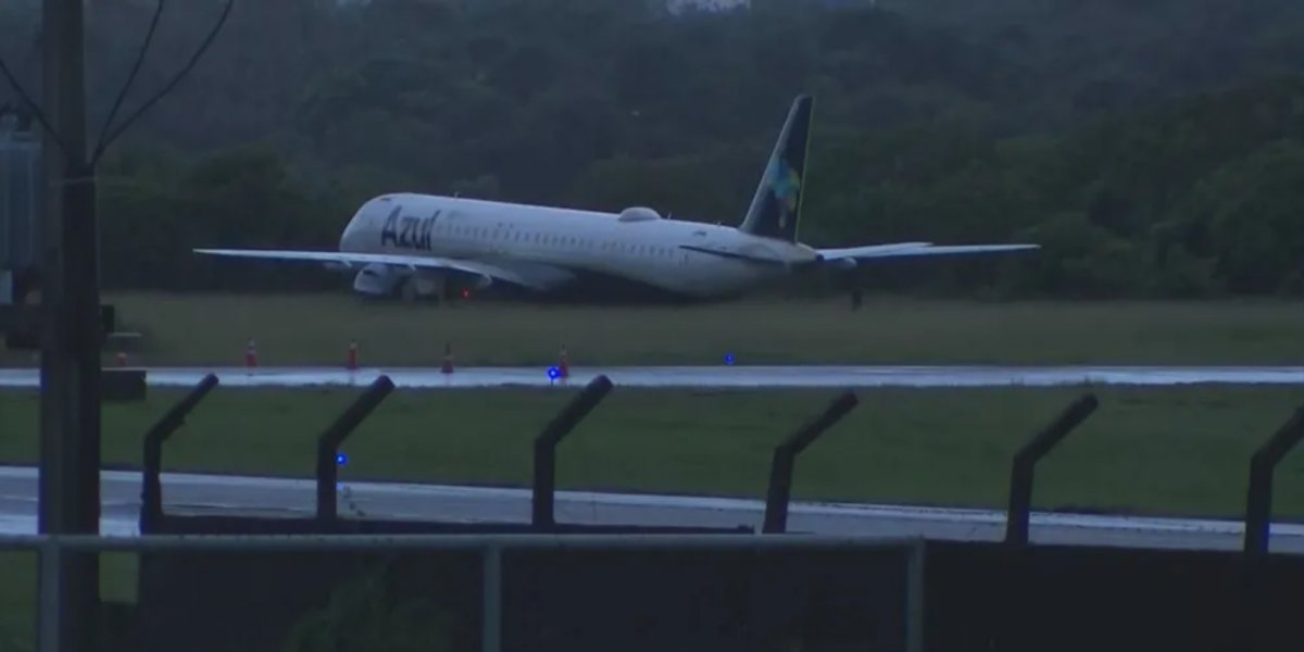 Avião para em matagal após ultrapassar limite de pista em aeroporto de Salvador