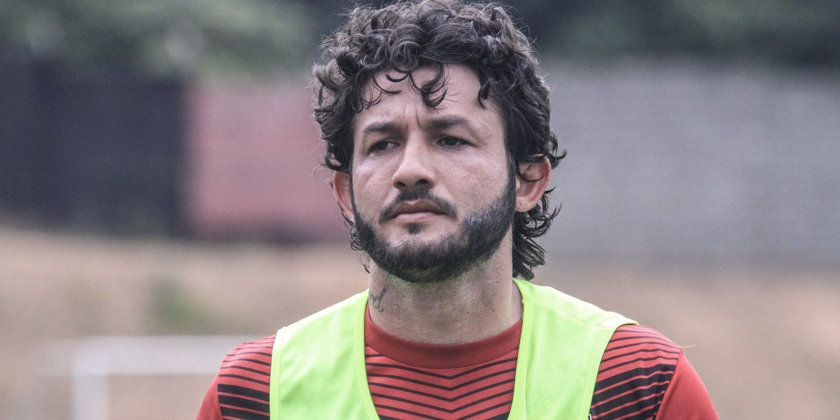 Ex-Vitória, Fernando Neto foi pago para ser expulso e tem conversa revelada