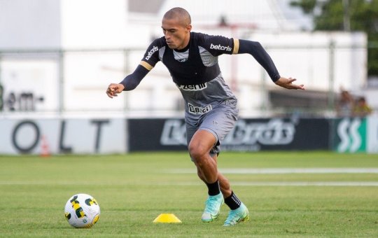 Ex-Bahia, Nino Paraíba aparece em conversas com apostadores após denúncia do MP