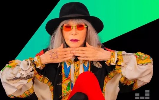 Fãs cantam sucessos de Rita Lee durante velório: "Ela transmitia alegria"