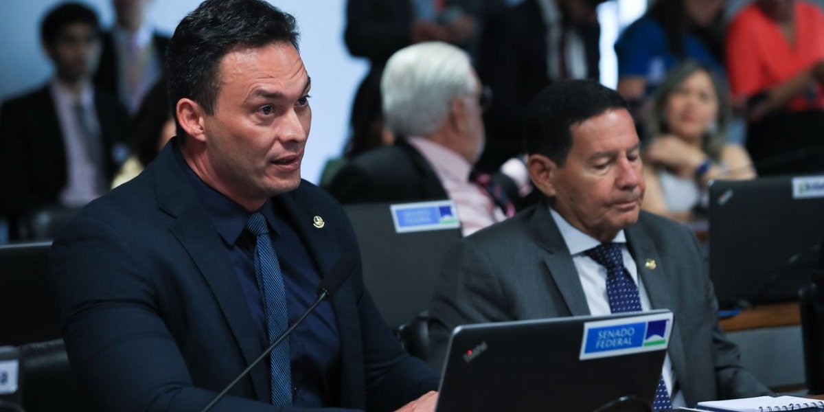 Senado aprova equiparação de milícias e facções a terroristas