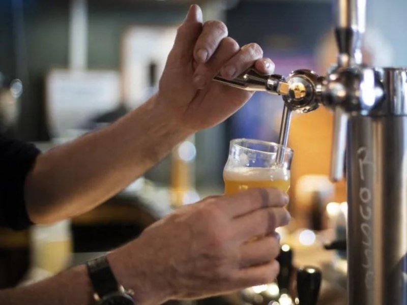 Clientes com 'nome sujo' ganham chopp de graça em bar