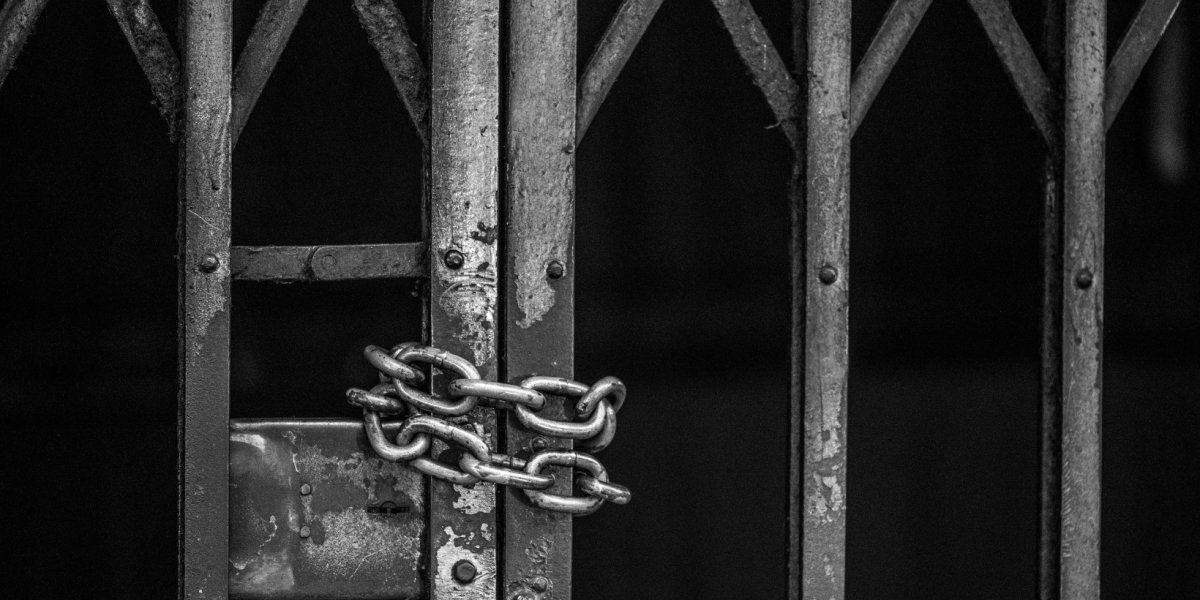 Homem recebe pena de 1.080 anos de prisão por estupro