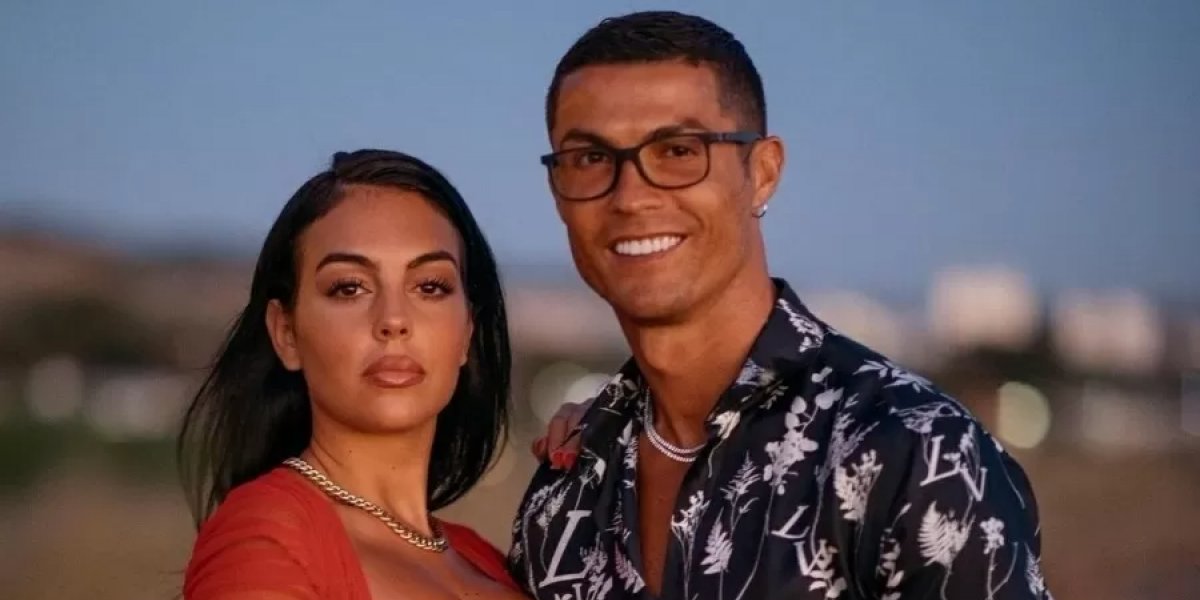 Mãe de CR7 nega fim de casamento do jogador: "Casais discutem"