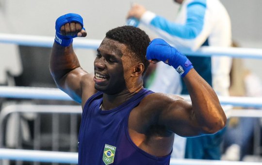 Wanderley Pereira avança à final e Suga é bronze no Mundial de Boxe