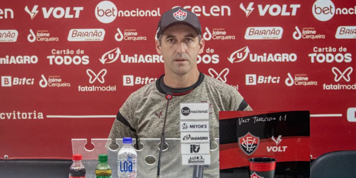 Léo Condé lamenta primeira derrota do Vitória na Série B: "Serve de alerta"