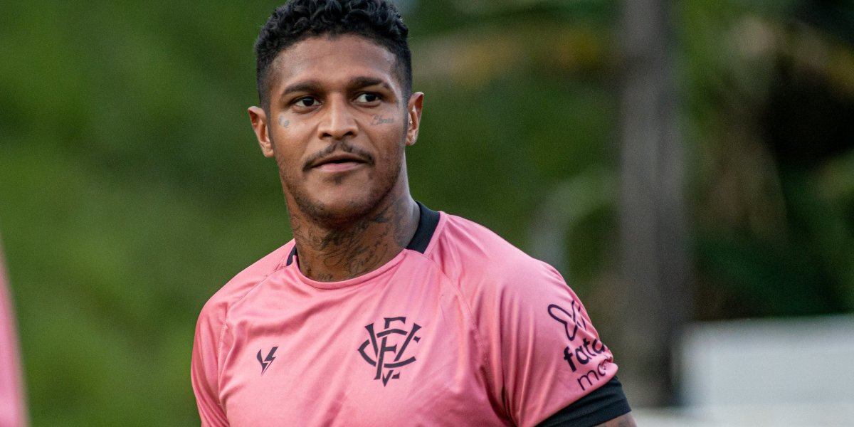 Rodrigo Andrade recebe terceiro amarelo e desfalca o Vitória contra o Mirassol