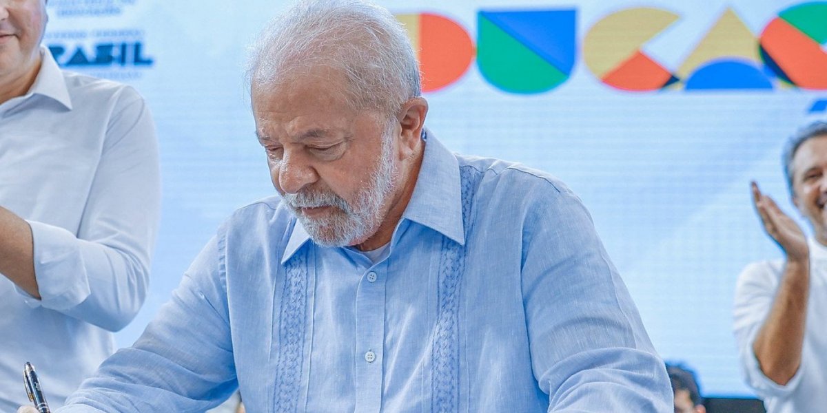 Com dificuldades para governar, Lula está triste e ansioso, diz colunista