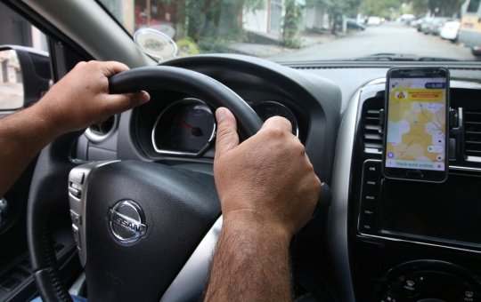 Motoristas por aplicativos, como Uber e 99, fazem greve em todo o país