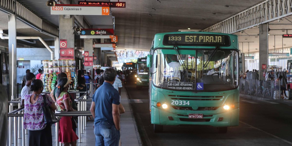 Rodoviários podem decretar greve nesta terça-feira após reunião com MTE