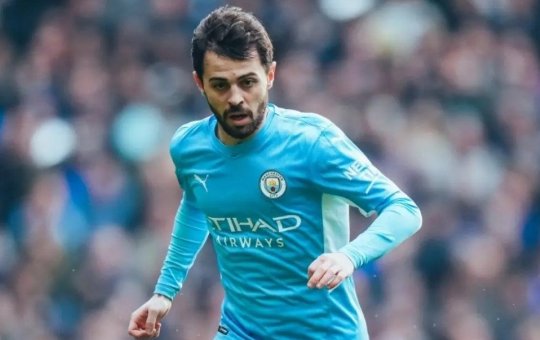 PSG quer tirar destaque do Man City; jogador é alvo do diretor Luis Campos