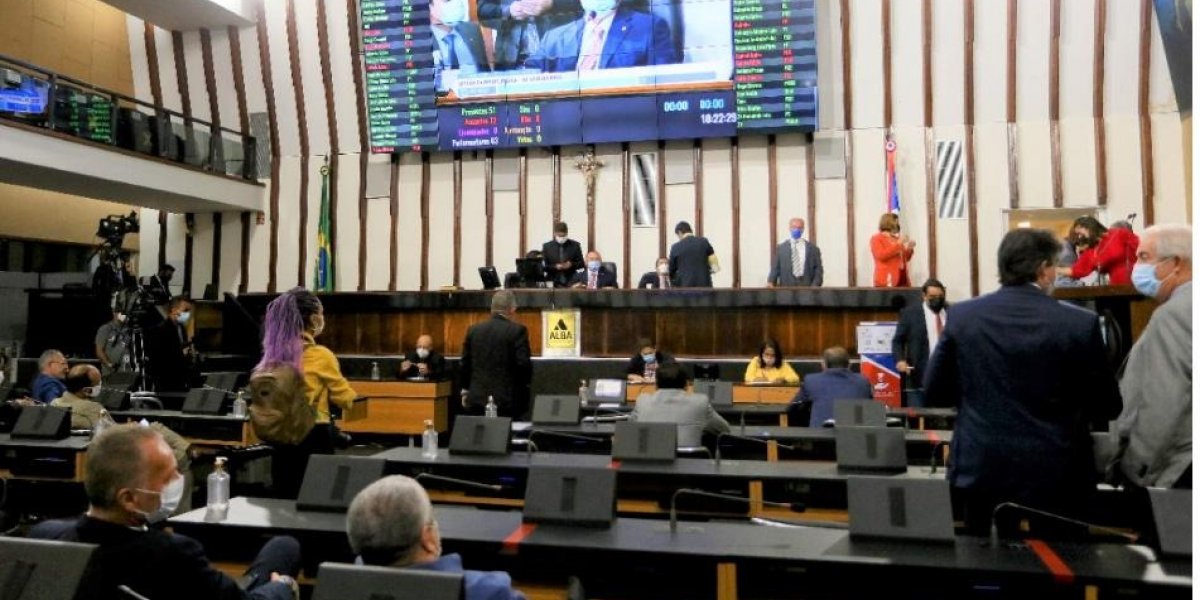 Deputados aprovam reajuste linear de 4% para funcionalismo público na Bahia