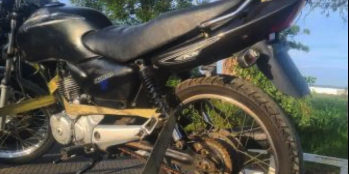 Motociclista é detido por dirigir moto adulterada em Vitória da Conquista