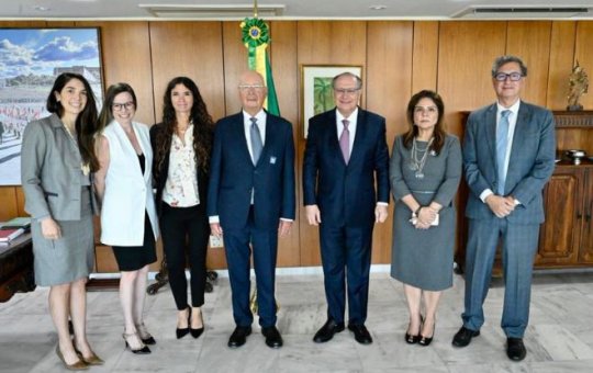Alckmin discute bioeconomia com presidente do Fórum Econômico Mundial