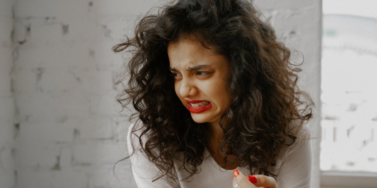 Hospital pede para que médicos parem de 'colar meleca' nas paredes; entenda