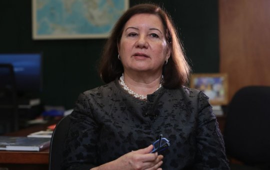 Diplomata mineira é a primeira mulher a chefiar a Embaixada do Brasil nos EUA