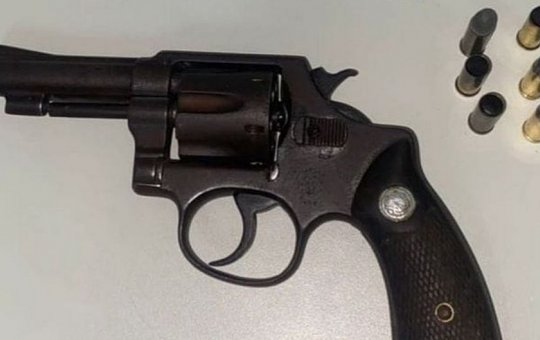 Suspeito de tráfico é morto em troca de tiros com a polícia no Alto do Cabrito