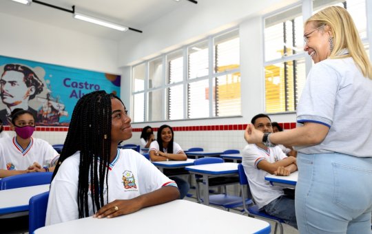 Estado divulga lista de professores convocados para a educação básica