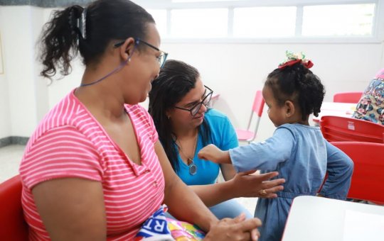 Serviços de saúde, sociais e lúdicos chegam a escolas de Salvador