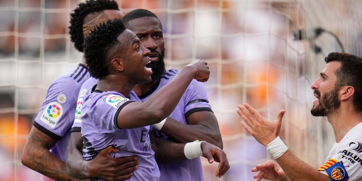 Cristo Redentor terá as luzes apagadas em ato de apoio a Vinicius Jr