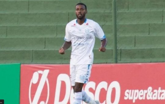 Nikolas Farias é suspenso por suposto envolvimento em manipulação de resultados