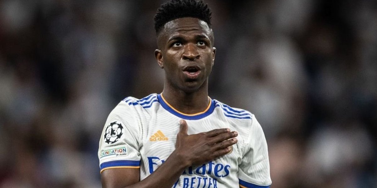 "As provas estão aí. É desumano": Vini Jr. publica vídeo de ataques racistas