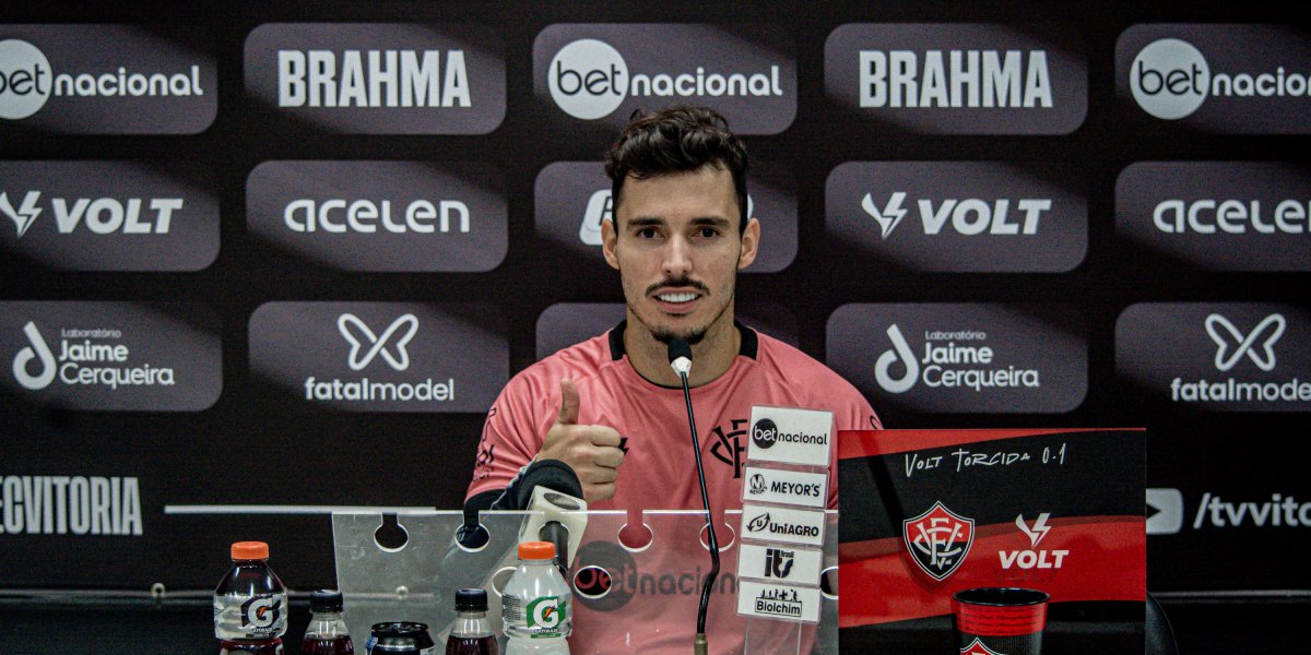 Zeca elogia ambiente do VItória e fala de importância da torcida