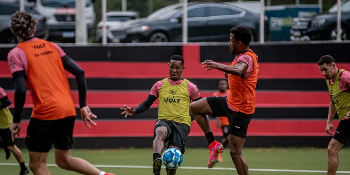 Com retornos de titulares,  Vitória enfrenta CRB para se manter líder da Série B