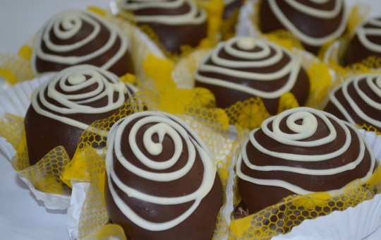 Mulher morre ao comer bombons mandados por admirador secreto