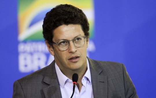 PL e Bolsonaro discutem retirar pré-candidatura de Salles à prefeitura