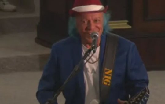 Armandinho Macedo recebe título honoris causa da Ufba em Salvador